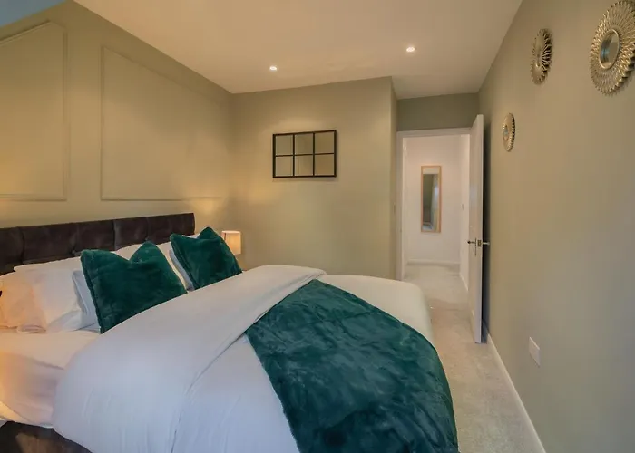 4 Bedroom House By Primal Estates Short Lets In Brighton