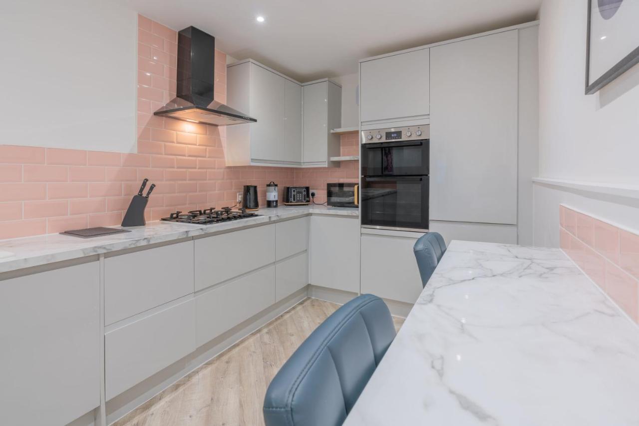 Apartamento 4 Bedroom House By Primal Estates Short Lets In